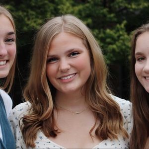 Meet your Posher, Ava